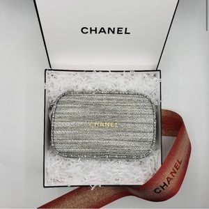 CHANEL 2022 HOLIDAY LIMITED EDITION SILVER/GOLD TWEED COSMETIC MAKEUP BAG